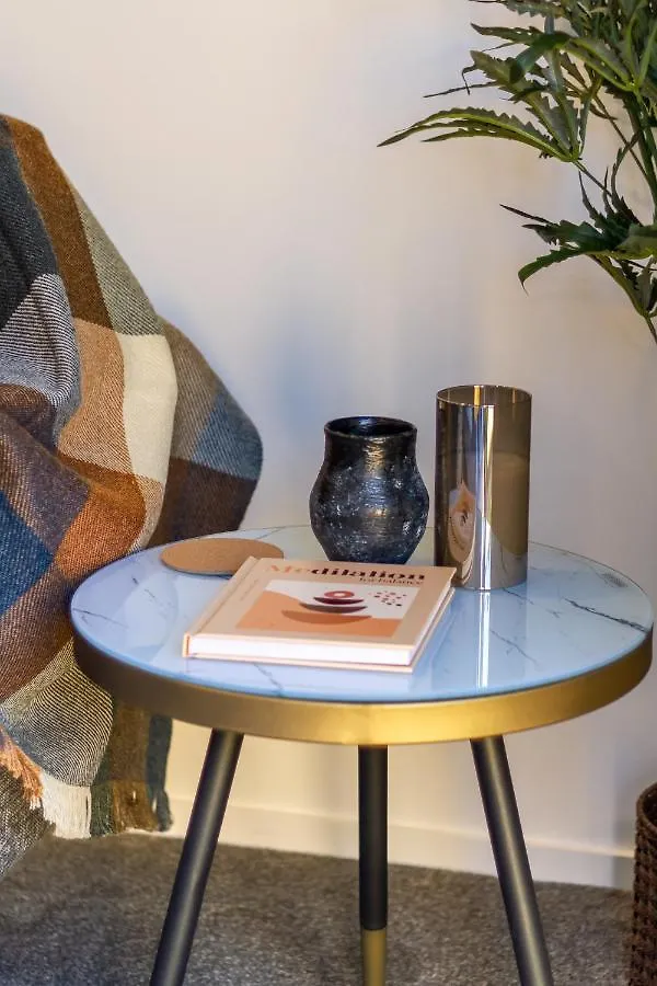 Modern Chic Retreat 2 Bed, 2 Bath: Riccarton Apartment Christchurch